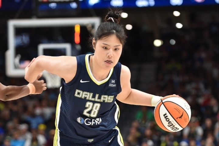 上上場20分新高！上一場受傷！李月汝左膝受傷明日比賽出戰(zhàn)成疑