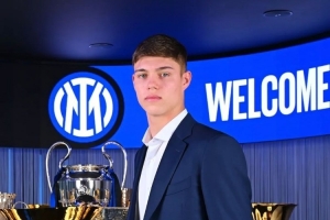 記者：巴列卡諾開始與國米談判帕拉西奧斯，國米想外租＋買斷條款