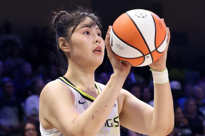 媒體人：李月汝拍了片子 隊醫(yī)預計至少需要休息6周