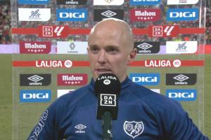 巴薩誤判獲點(diǎn)！對(duì)手隊(duì)長(zhǎng)：為何總是特定隊(duì)伍獲利，很想噴但是算了