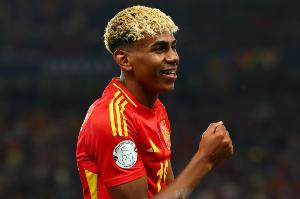 西班牙公布對陣土耳其球員號碼：亞馬爾19號 奧爾莫10號