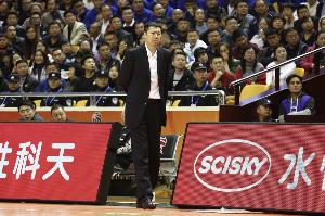 王治郅昨日來到女籃集訓(xùn)基地 接下來將重點(diǎn)指導(dǎo)內(nèi)線球員個(gè)人技術(shù)