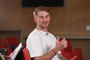 梅羅之爭？麥卡：我不覺得有啥爭論可言，C羅是世界第二梅西最棒