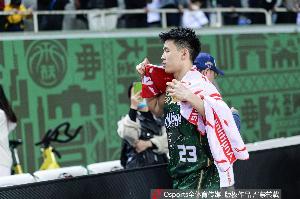 林葳：對林書豪更多是一種崇拜的形式 會去學習他的一些打球方式