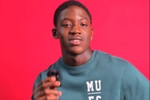 梅努趣味問答：曼聯(lián)傳奇7號選誰？C羅 | 最喜歡什么色球衣？黑色