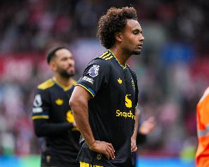 失意！24歲齊爾克澤8場(chǎng)0首發(fā)國(guó)家隊(duì)無(wú)望，4250萬(wàn)加盟曼聯(lián)枯坐板凳