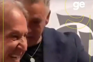 傳奇??傳奇！濟(jì)科和巴喬在巴西vs意大利傳奇賽前見面擁抱