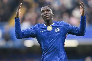 新晉世一腰！凱塞多半場(chǎng)僅1丟球權(quán)助藍(lán)軍3球完勝，1億身價(jià)后腰第1