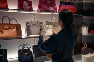 C羅3天工資而已……喬治娜公開私人豪華衣帽間 總價(jià)值達(dá)180萬(wàn)美元