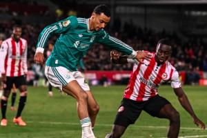 一瀉千里！5輪時利物浦積15分5分領(lǐng)跑，9輪后還是15分被曼聯(lián)反超