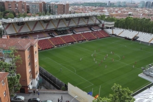 馬卡：因相關(guān)標準問題，巴列卡諾球場在西甲和歐戰(zhàn)采用兩種尺寸