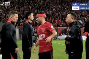 比賽第60分鐘，古爾芬克爾頭部受傷無法堅持，德爾加多替補登場