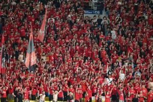 退出爭(zhēng)冠！蓉城官博被沖，大量球迷涌入評(píng)論區(qū)怒罵管理層引援不力