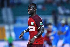 袁甲：成都個別球迷對阿奇姆彭種族歧視必須嚴懲，得讓他付出代價