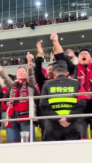 蓉城球迷：和誰(shuí)有仇你們輸誰(shuí)，我們要不要臉？蹇韜：輸球又怎么樣