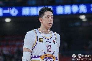 8中6獨(dú)得15分14板3助！媒體人：沈梓捷如大鳥展翅 攻防盡顯統(tǒng)治力
