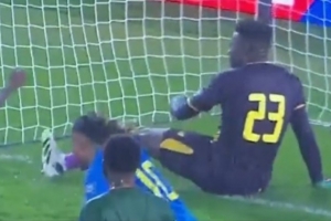 咫尺天涯！奧納納近角撲救不及癱坐在地，喀麥隆遭絕殺無緣世界杯