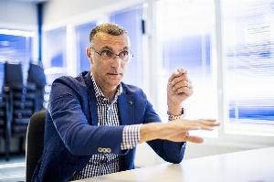 0-3輸挪威是因國(guó)米剛輸歐冠？貝爾戈米：布馮可以說(shuō)得更優(yōu)雅一些