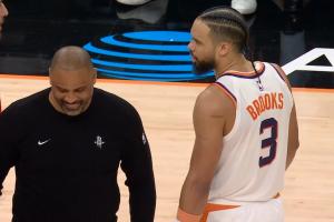 烏度卡：我就是跟狄龍開個(gè)玩笑 我倆整場比賽都在互相調(diào)侃