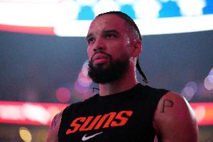 叫我龍哥！狄龍對陣詹姆斯動力十足爆砍33分 正負(fù)值+22全場第一！