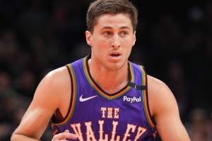 超值！吉萊斯皮過(guò)去4場(chǎng)場(chǎng)均21分5助 三項(xiàng)命中率50.8%/52.4%/100%