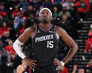 摧枯拉朽！馬威順下接球 起飛雙手暴扣打進加罰