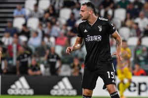 記者：尤文后衛(wèi)加蒂膝蓋扭傷，明天將接受進(jìn)一步檢查