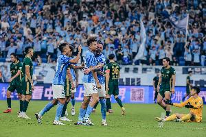 2025中超總結(jié)之深圳新鵬城：0-5慘敗埋隱患，三帥更迭驚險保級