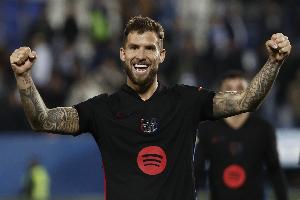 每體：伊尼戈·馬丁內斯不可能回歸，巴薩視施洛特貝克為明夏目標