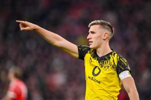 拜仁總監(jiān)：施洛特貝克是很出色的球員，但我們對自己的陣容很滿意