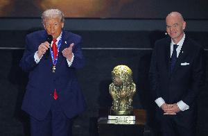 你信嗎？特朗普：我踢足球比C羅梅西略遜一籌，但速度更快一些