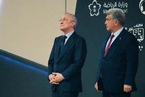 阿斯：皇馬認為需要和巴薩疏遠，口水戰(zhàn)對拉波爾塔尋求連任有利