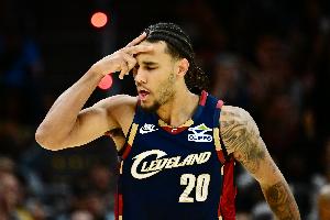 徹底瘋狂！泰森外線再中三分球 個(gè)人單節(jié)已經(jīng)16分