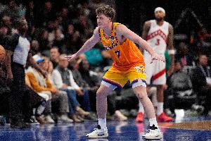 不懼強(qiáng)敵！黃蜂本賽季3戰(zhàn)猛龍贏下2場 唯一敗績拜巴恩斯封蓋所賜