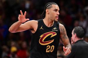 很驚艷！泰森賽季至今場(chǎng)均13.1分&三分47.7% 得分較上季翻了3倍多