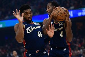 時代變了！騎士籃板61-46領先15個&出手數(shù)107-86領先21次仍輸球