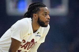 手感不佳！加蘭上半場(chǎng)10投3中 拿到10分2助2斷&正負(fù)值-12最低