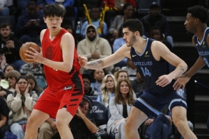 靜雨：瀚森今天單打媲美約基奇&恩比德 后續(xù)他應(yīng)該有10+分鐘時(shí)間