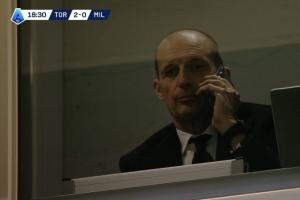 米蘭0-2落后時(shí)，阿萊格里看臺(tái)一通電話指揮，最終米蘭3-2逆轉(zhuǎn)