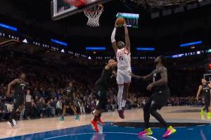 戈貝爾故意肘擊馬威腰部 被吹二級(jí)惡意犯規(guī)直接驅(qū)逐出場(chǎng)！