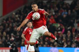 郵報(bào)：切爾西皇馬關(guān)注森林中衛(wèi)穆里略 球員對(duì)明夏轉(zhuǎn)會(huì)持開放態(tài)度