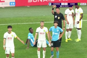 美女解說(shuō)吳桐：跟王楚淇一起說(shuō)球太危險(xiǎn)??