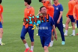 陳蒲更換了新發(fā)型新發(fā)色，瓦科摸完后表示帥暈了