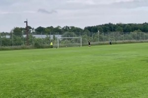 實(shí)拍國安絕平：國安球迷喊“NB再吹出來，再從盤古開天地開始看”