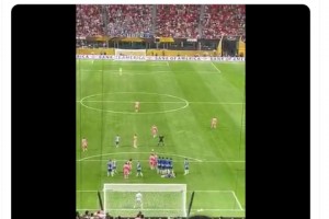 墨西哥記者談梅西任意球：對我來說，這都是波爾圖守門員的錯??