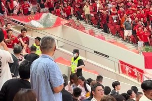 網(wǎng)友實(shí)拍：申花球迷是真的多，一進(jìn)球，臥底全出來了