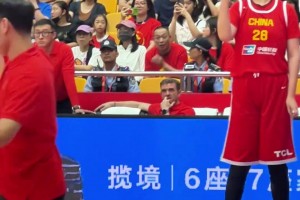 庫里都不會(huì)轉(zhuǎn)球！感受一下張子宇的手指有多靈活??????