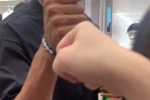 ??伊戈達(dá)羅、瑞安鄧恩 非常好的兩位年輕球員！