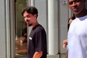 這是演的還是真的？維蒂尼亞和努諾在美國街頭被迫社交！