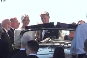 阿森納隊長結(jié)婚啦~厄德高的老婆金發(fā)碧眼真漂亮呀??